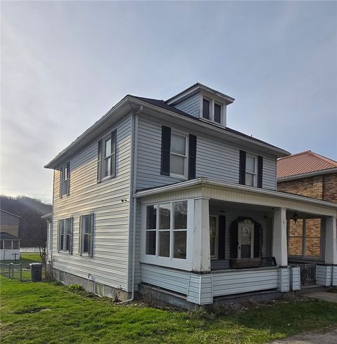 Photo of 318 Clay Ave, Templeton, PA 16259 (MLS # 1745443)