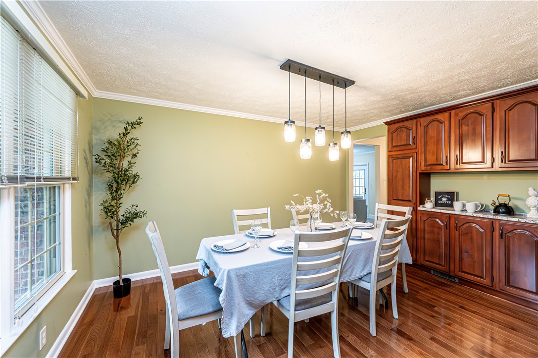 Hempfield Twp, Pennsylvania 15601, United States, 5 Bedrooms Bedrooms, ,3 BathroomsBathrooms,Residential,Pending,204355