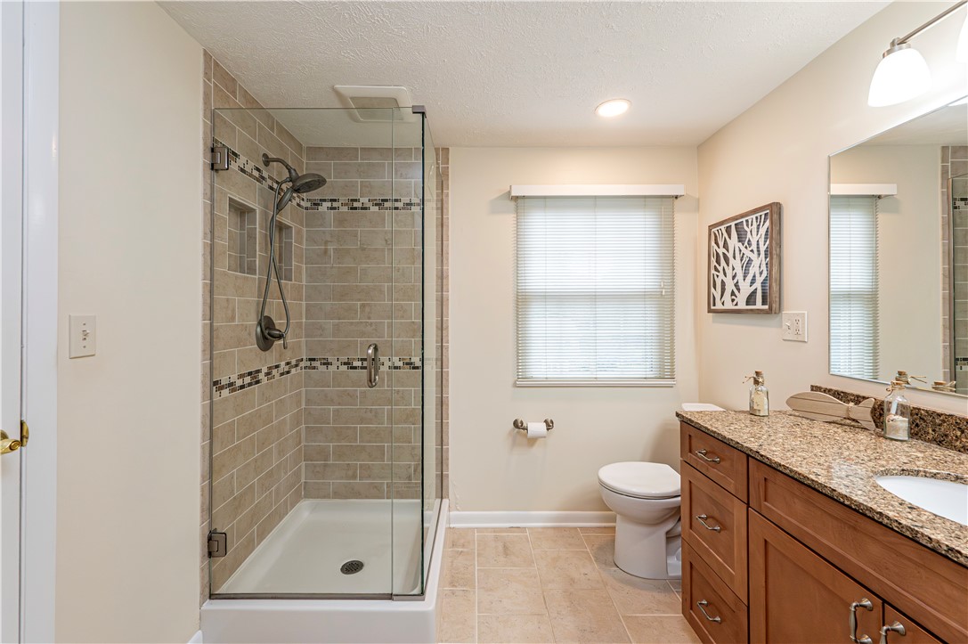 Hempfield Twp, Pennsylvania 15601, United States, 5 Bedrooms Bedrooms, ,3 BathroomsBathrooms,Residential,Pending,204355