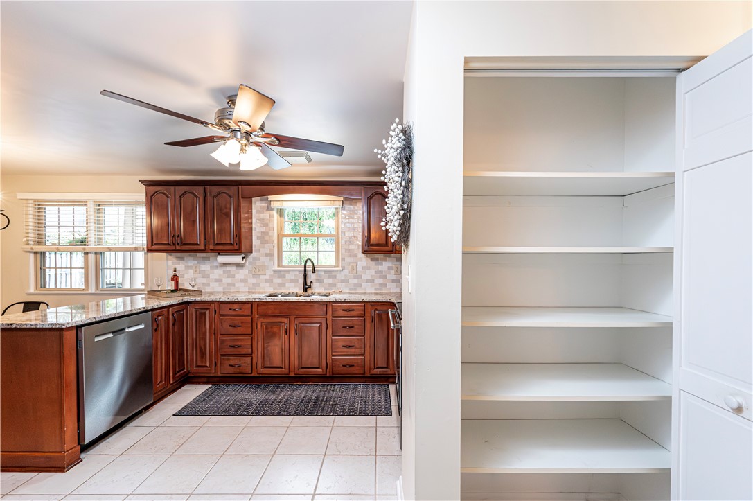 Hempfield Twp, Pennsylvania 15601, United States, 5 Bedrooms Bedrooms, ,3 BathroomsBathrooms,Residential,Pending,204355