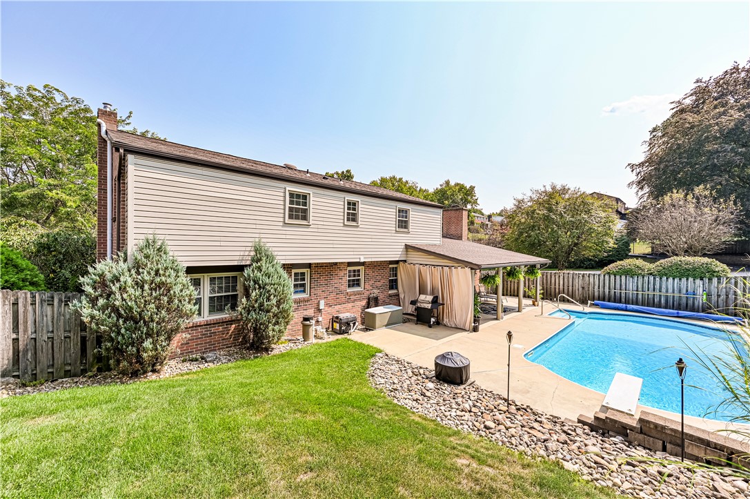 Hempfield Twp, Pennsylvania 15601, United States, 5 Bedrooms Bedrooms, ,3 BathroomsBathrooms,Residential,Pending,204355