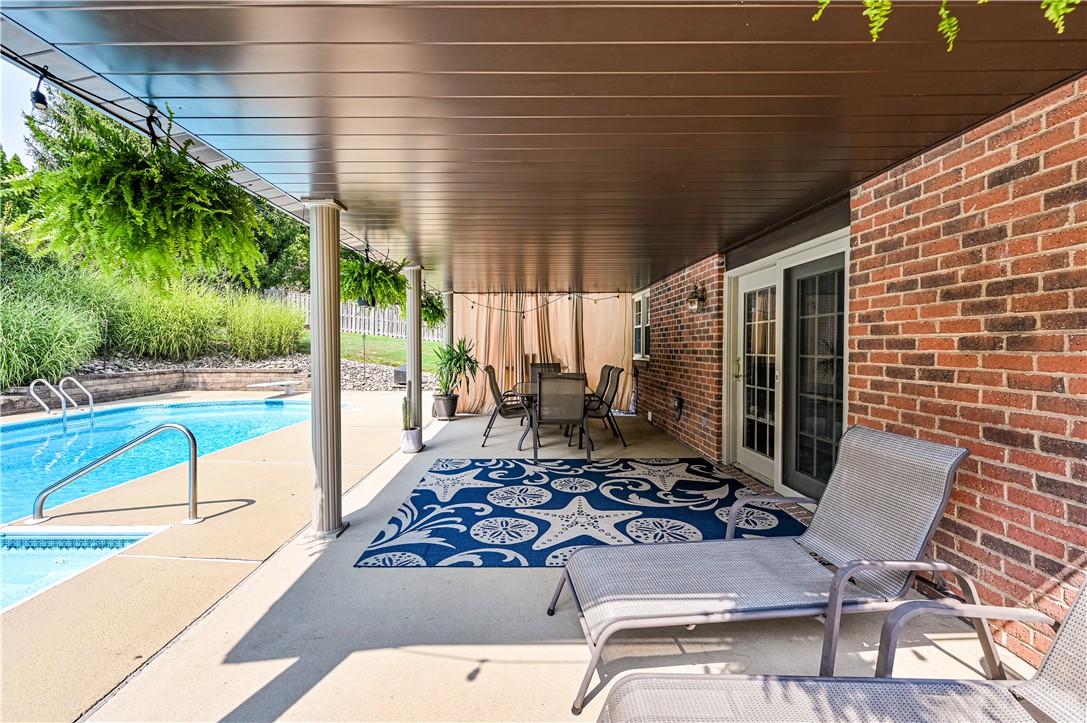 Hempfield Twp, Pennsylvania 15601, United States, 5 Bedrooms Bedrooms, ,3 BathroomsBathrooms,Residential,Pending,204355