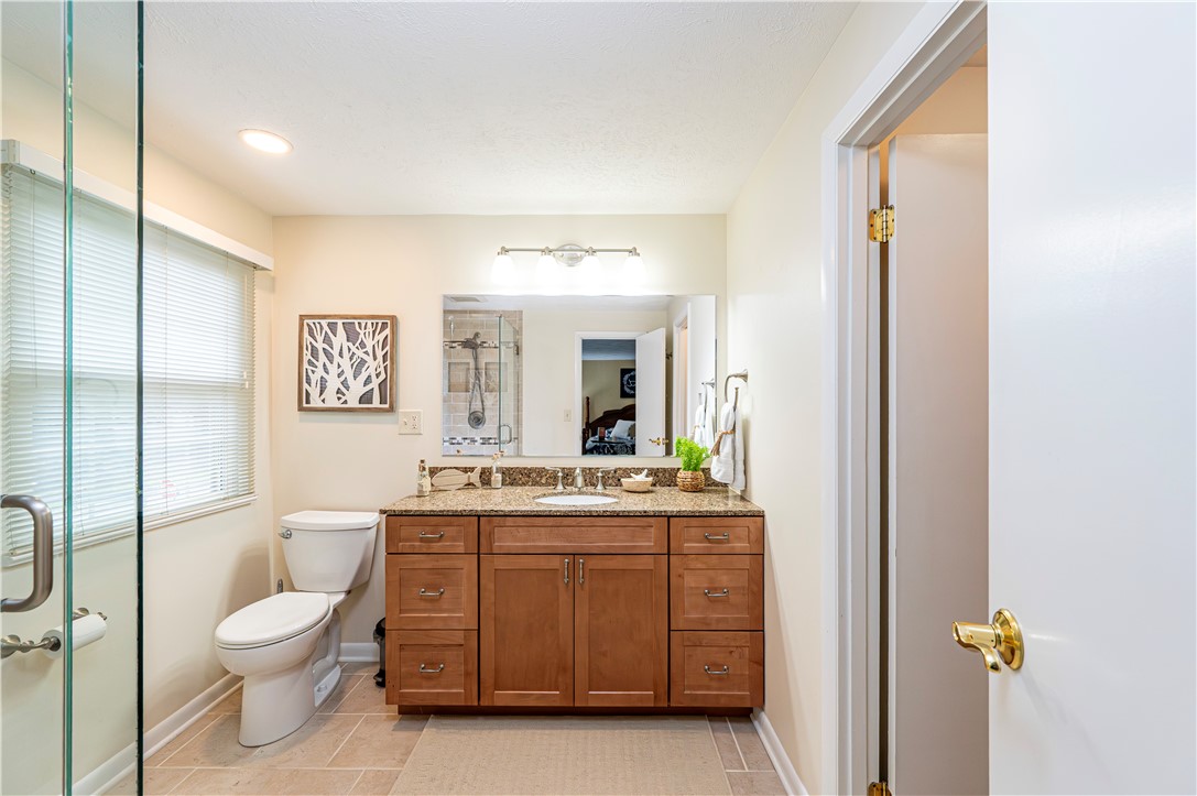 Hempfield Twp, Pennsylvania 15601, United States, 5 Bedrooms Bedrooms, ,3 BathroomsBathrooms,Residential,Pending,204355