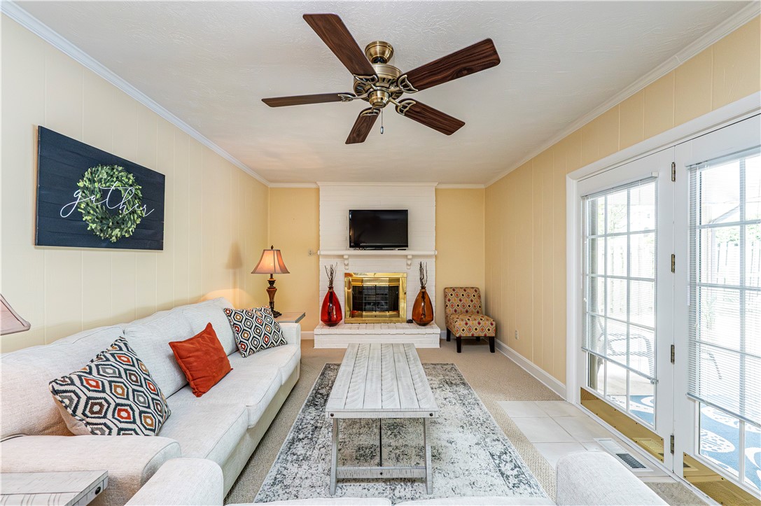 Hempfield Twp, Pennsylvania 15601, United States, 5 Bedrooms Bedrooms, ,3 BathroomsBathrooms,Residential,Pending,204355