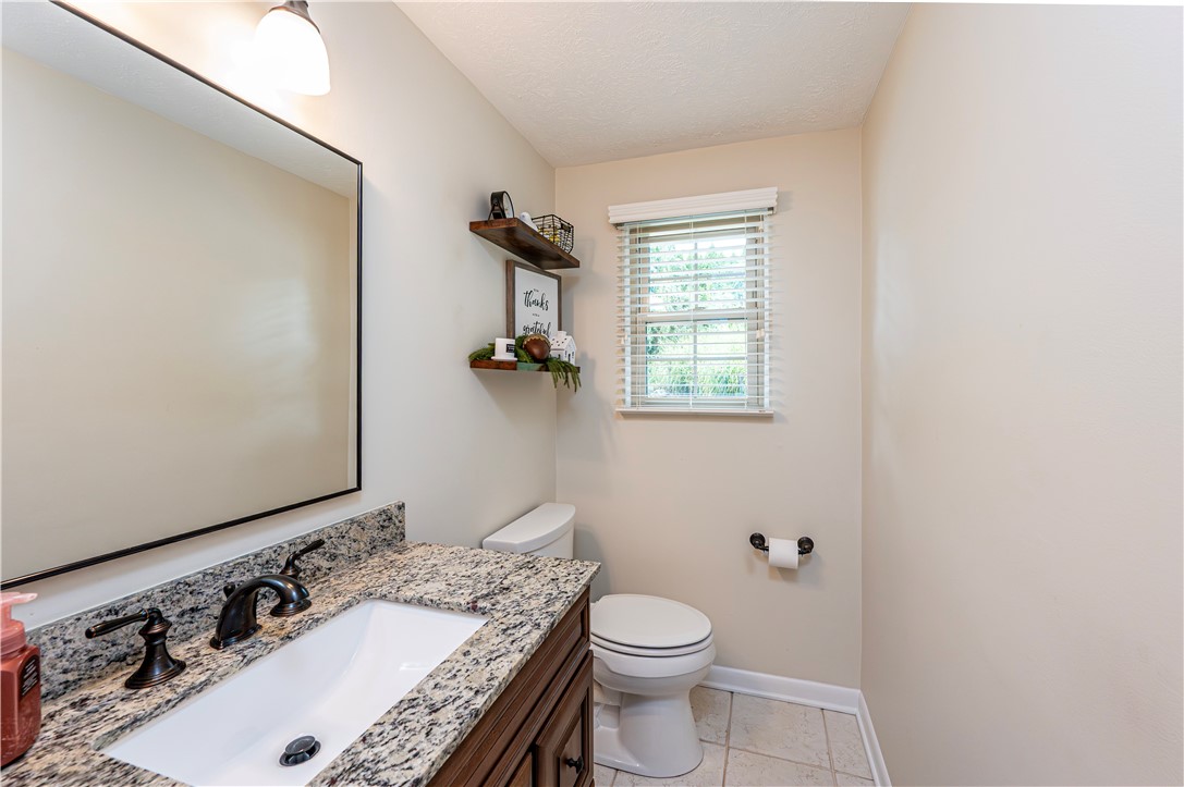 Hempfield Twp, Pennsylvania 15601, United States, 5 Bedrooms Bedrooms, ,3 BathroomsBathrooms,Residential,Pending,204355