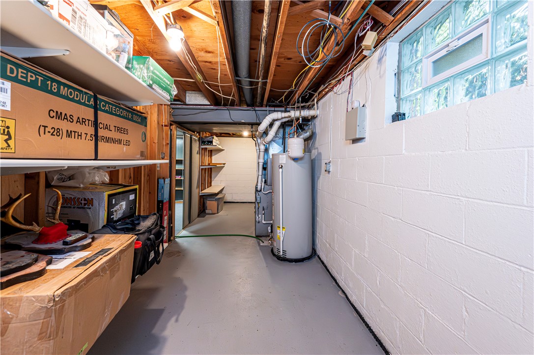 Hempfield Twp, Pennsylvania 15601, United States, 5 Bedrooms Bedrooms, ,3 BathroomsBathrooms,Residential,Pending,204355