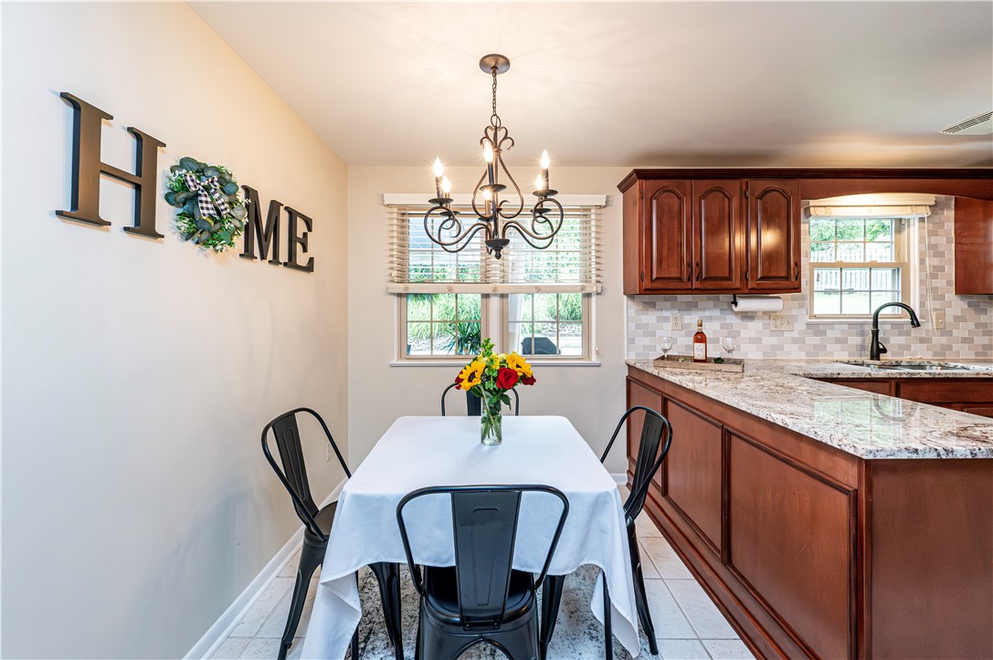 Hempfield Twp, Pennsylvania 15601, United States, 5 Bedrooms Bedrooms, ,3 BathroomsBathrooms,Residential,Pending,204355