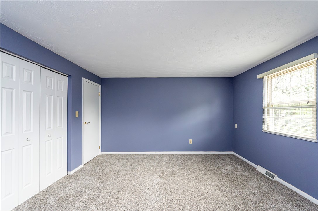 Hempfield Twp, Pennsylvania 15601, United States, 5 Bedrooms Bedrooms, ,3 BathroomsBathrooms,Residential,Pending,204355