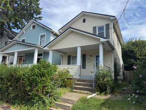 Photo of 1902 Kenneth Ave, New Kensington, PA 15068 (MLS # 1737900)