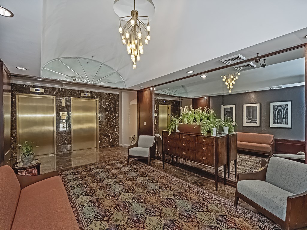 146 N Bellefield 304