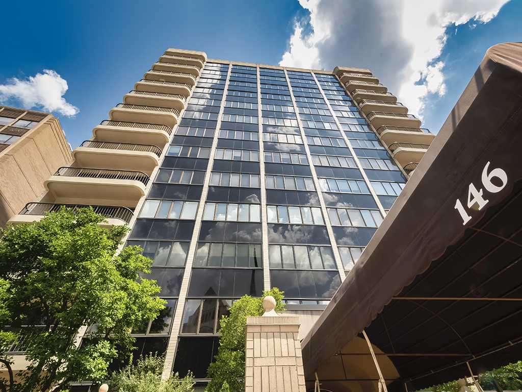 146 N Bellefield 304