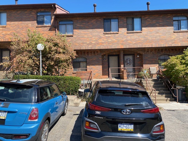 Oakland, Pennsylvania 15213, United States, 2 Bedrooms Bedrooms, ,1 BathroomBathrooms,Residential,Active,191032