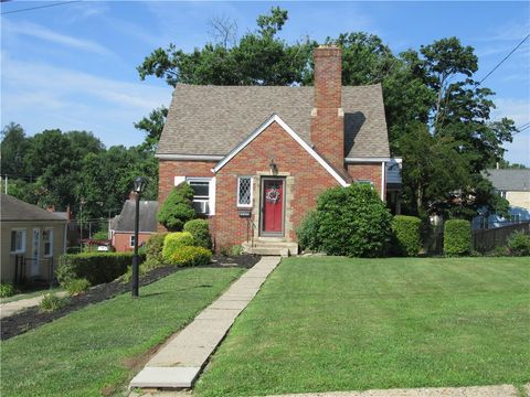 Homes For Sale - 4814 Roberta Drive Dr<br/> Whitehall, PA 15236