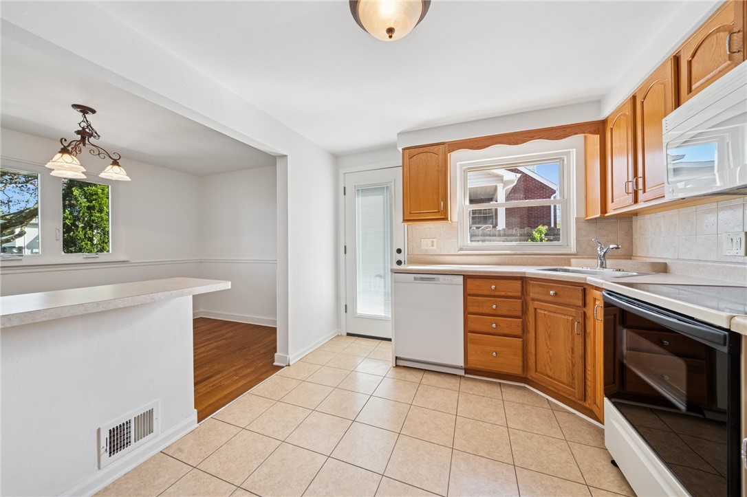 304 E Patty Ln Ln, Monroeville, Pennsylvania image 9