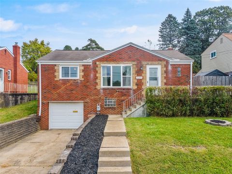 Photo of 2275 Bernard St, Pittsburgh, PA 15234 (MLS # 1725427)