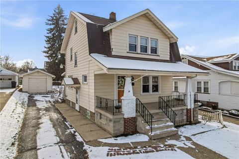 Photo of 486 Tamplin St, Sharon, PA 16146 (MLS # 1733002)