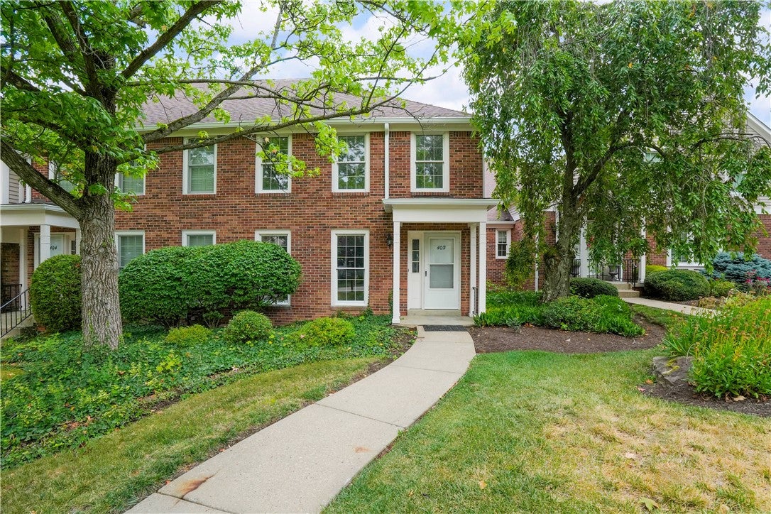 402 Royal Ct