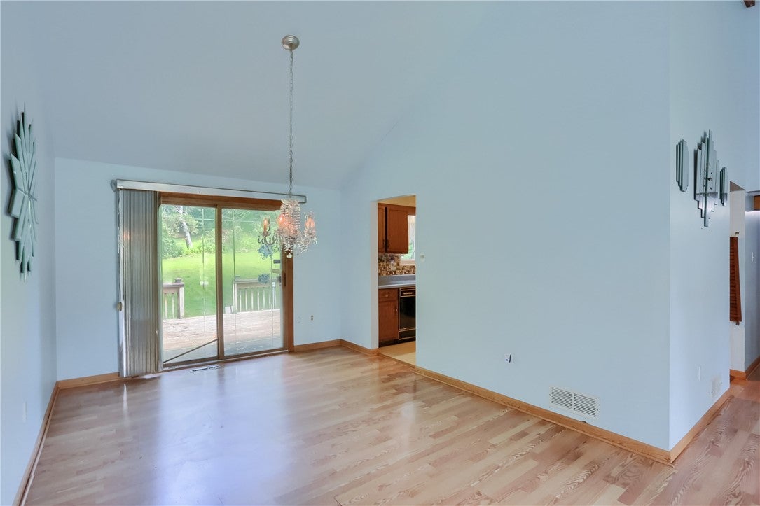 1557 Lenora Dr