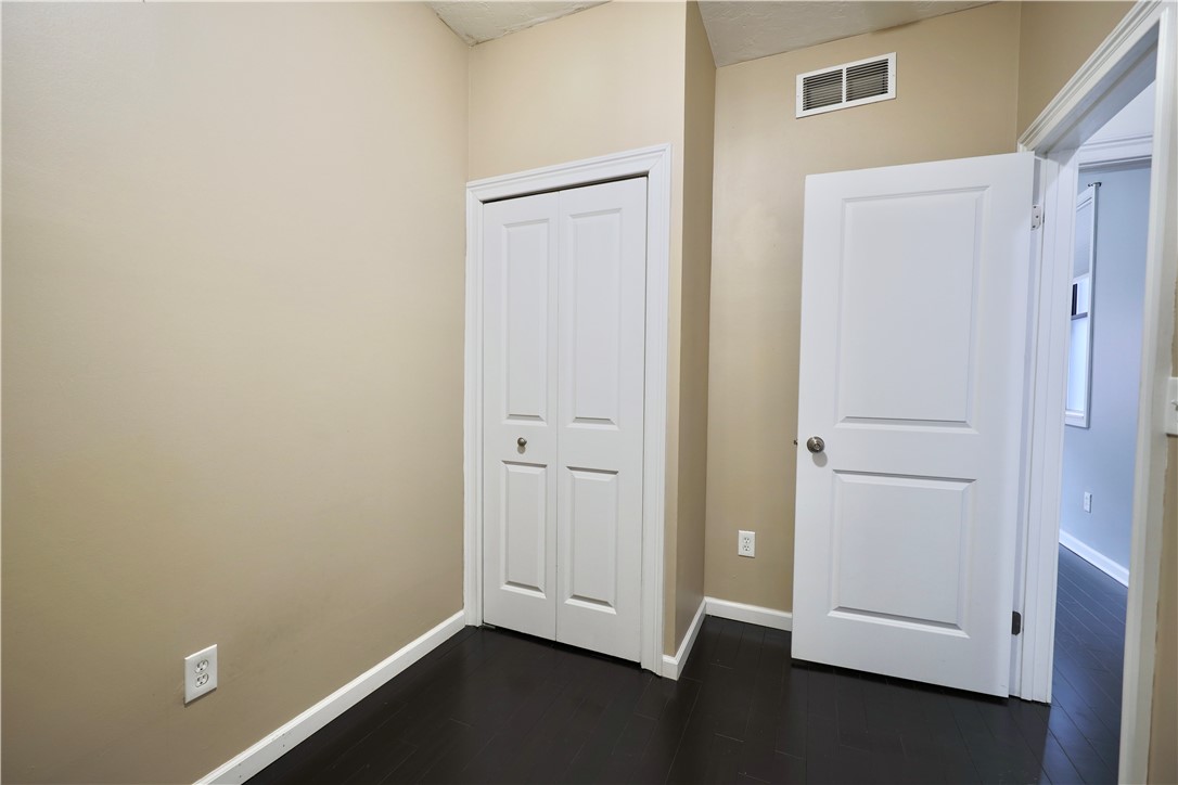 Central North Side, Pennsylvania 15212, United States, 2 Bedrooms Bedrooms, ,1 BathroomBathrooms,Residential,Active,210561