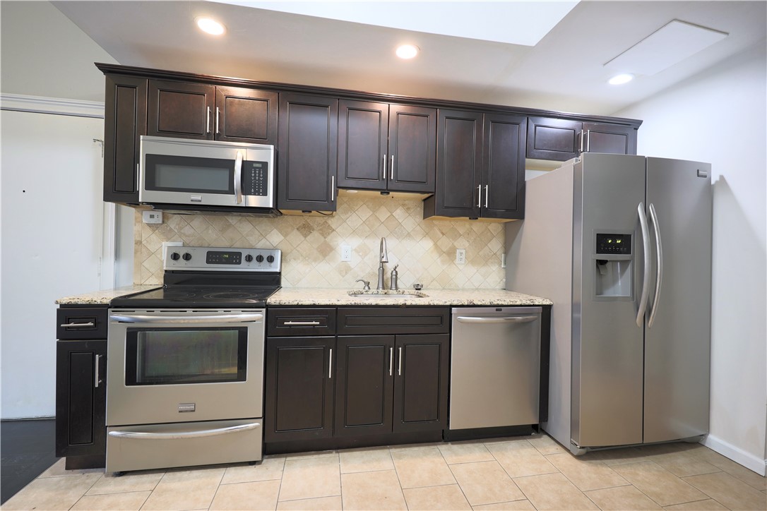 Central North Side, Pennsylvania 15212, United States, 2 Bedrooms Bedrooms, ,1 BathroomBathrooms,Residential,Active,210561