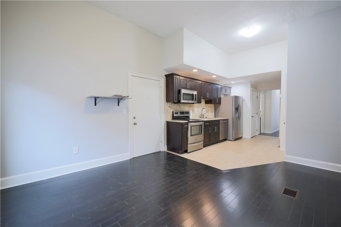 Central North Side, Pennsylvania 15212, United States, 2 Bedrooms Bedrooms, ,1 BathroomBathrooms,Residential,Active,210561