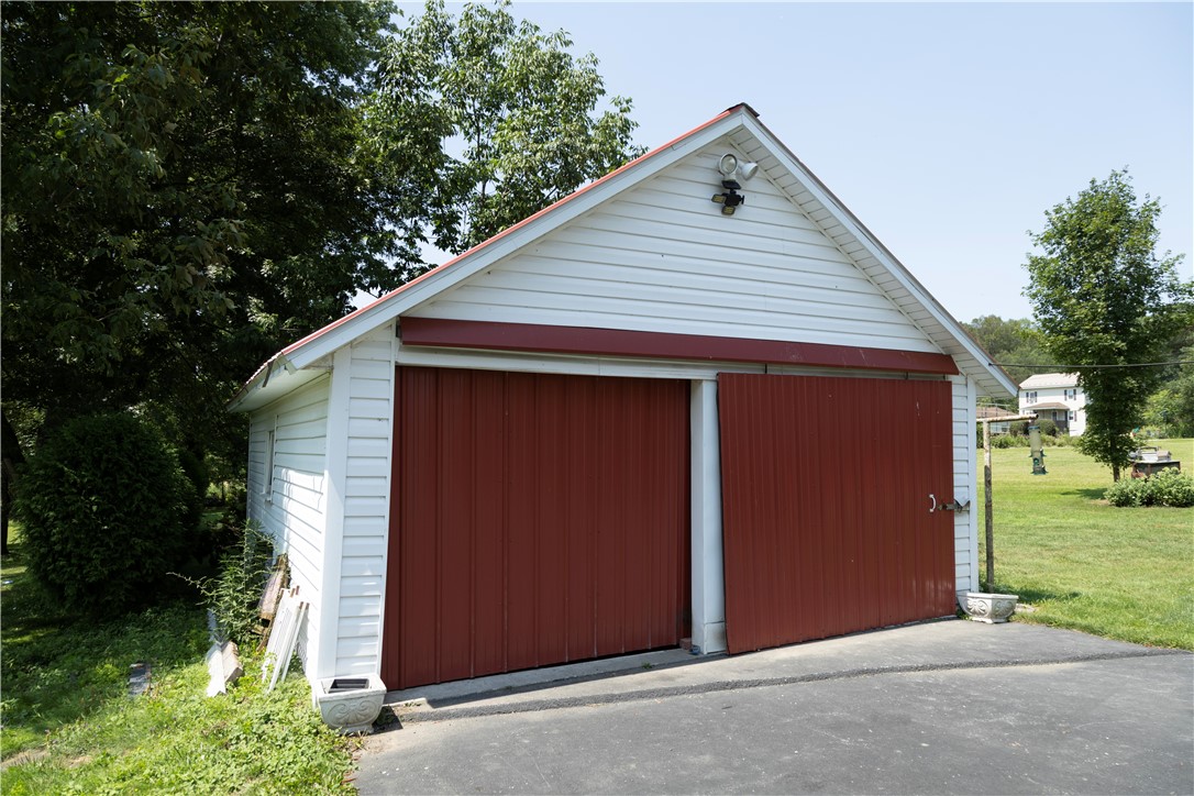 513 Lambertsville Rd