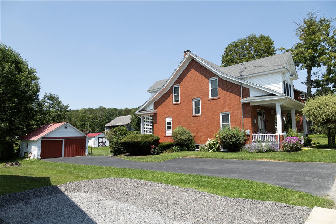 513 Lambertsville Rd