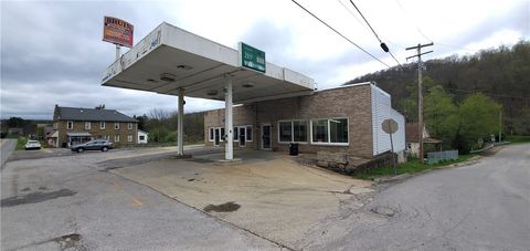 Photo of 163 Main St, Bruin, PA 16022 (MLS # 1751422)