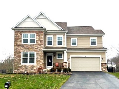 Photo of 311 Eagle Dr, Cranberry Twp, PA 16066 (MLS # 1736076)