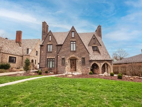 Photo of 1035 Washington Rd, Pittsburgh, PA 15228 (MLS # 1744302)