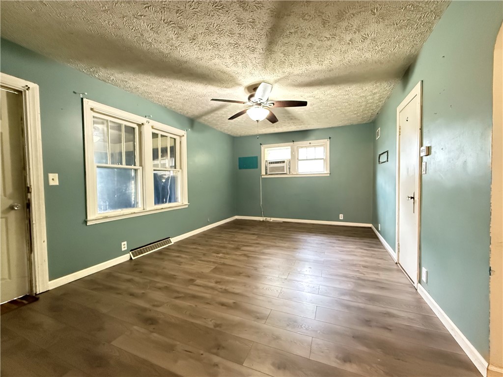 Hempfield Twp, Pennsylvania 16125, United States, 2 Bedrooms Bedrooms, ,1 BathroomBathrooms,Residential,Active,218703