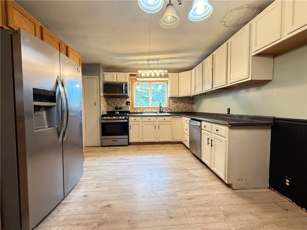 Hempfield Twp, Pennsylvania 16125, United States, 2 Bedrooms Bedrooms, ,1 BathroomBathrooms,Residential,Active,218703