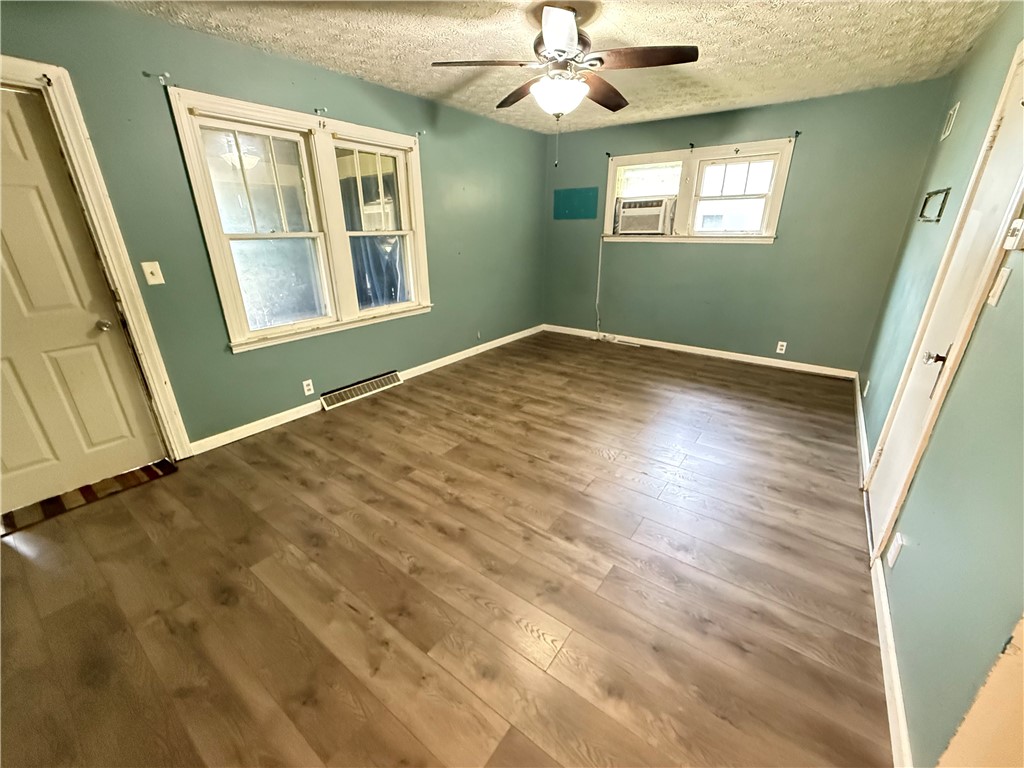 Hempfield Twp, Pennsylvania 16125, United States, 2 Bedrooms Bedrooms, ,1 BathroomBathrooms,Residential,Active,218703