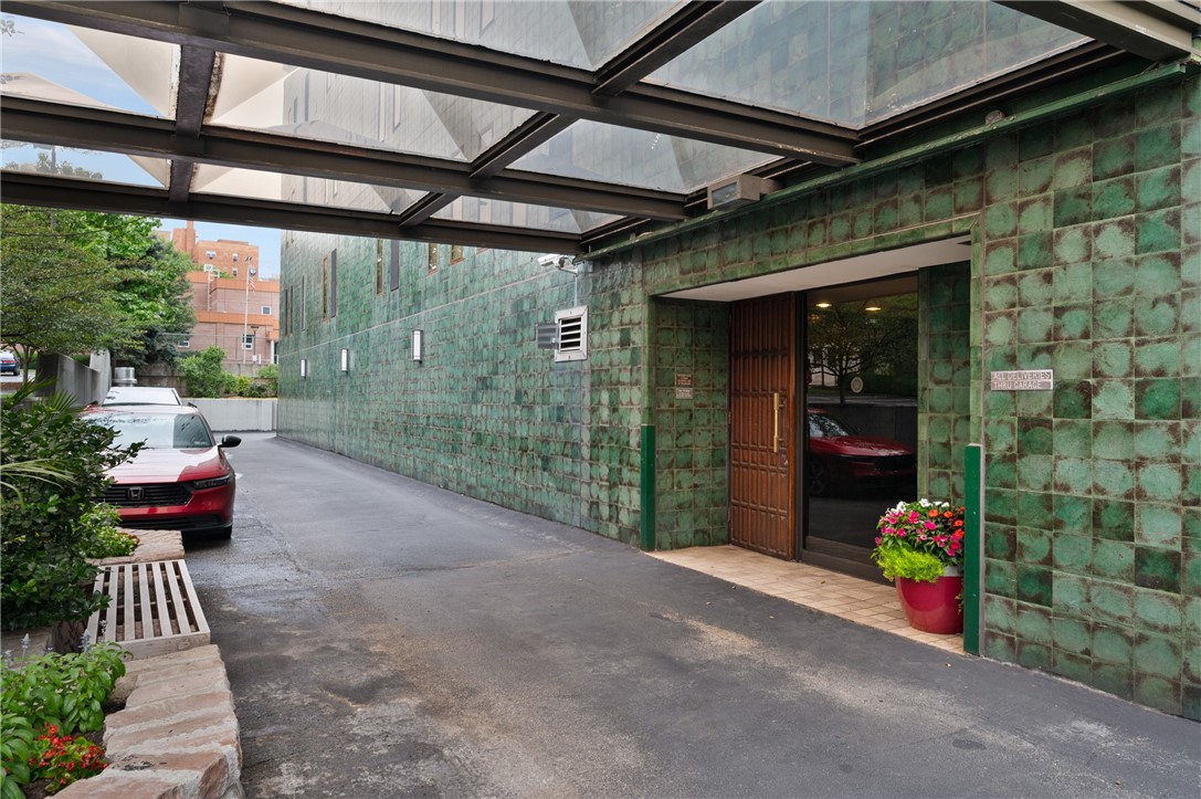 540 N Neville Street 705