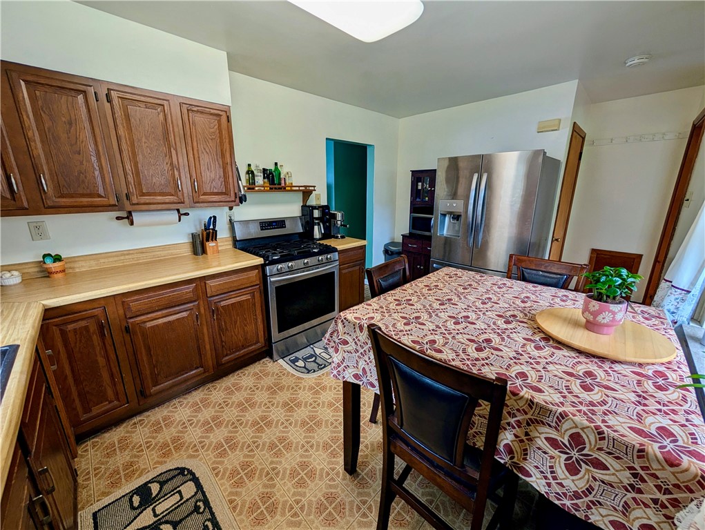 5037 Clifton Dr Dr, Aliquippa, Pennsylvania image 7