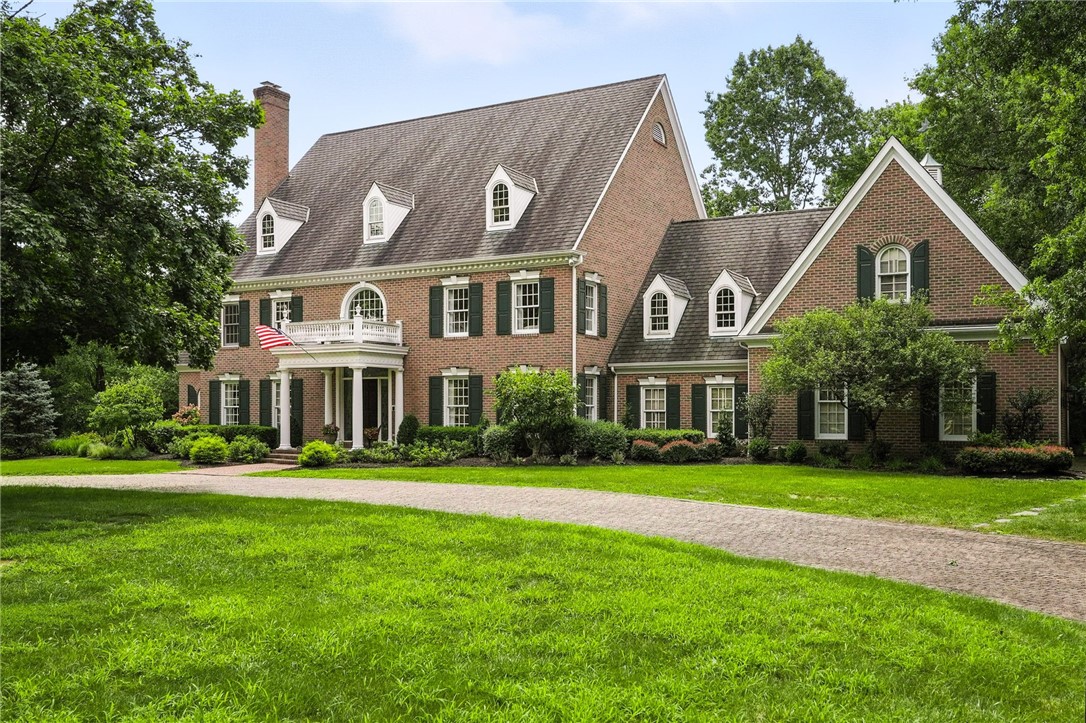 2 Winterberry Ln