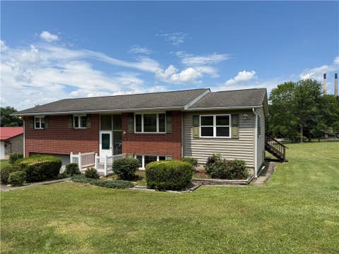 Homes For Sale - 215 Furnace Lane Ln<br/> Saint Clair, PA 15944