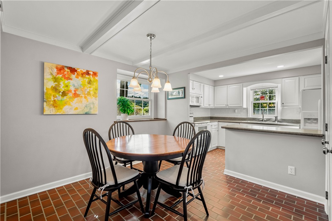 Upper St Clair, Pennsylvania 15241, United States, 3 Bedrooms Bedrooms, ,3 BathroomsBathrooms,Residential,Active,228700