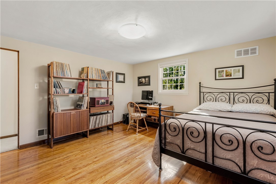 Upper St Clair, Pennsylvania 15241, United States, 3 Bedrooms Bedrooms, ,3 BathroomsBathrooms,Residential,Active,228700