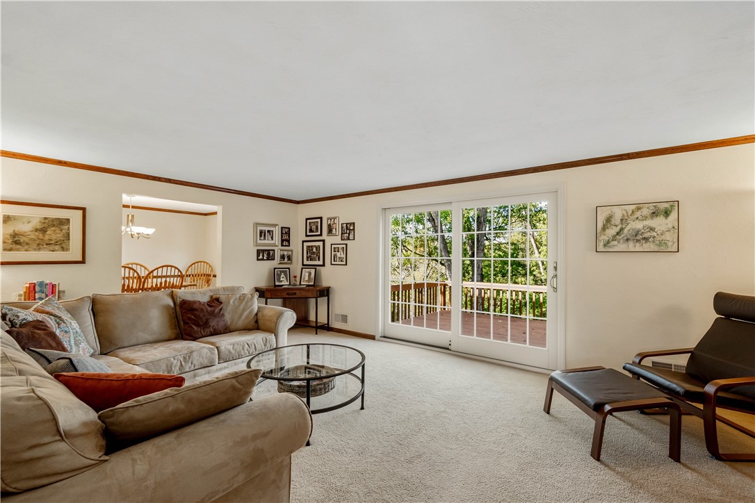 Upper St Clair, Pennsylvania 15241, United States, 3 Bedrooms Bedrooms, ,3 BathroomsBathrooms,Residential,Active,228700