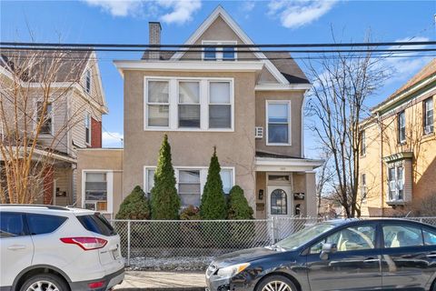 Photo of 125 Margaret St, Pittsburgh, PA 15210 (MLS # 1743020)
