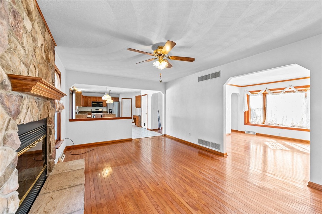 New Stanton, Pennsylvania 15672, United States, 4 Bedrooms Bedrooms, ,3 BathroomsBathrooms,Residential,Active,228015