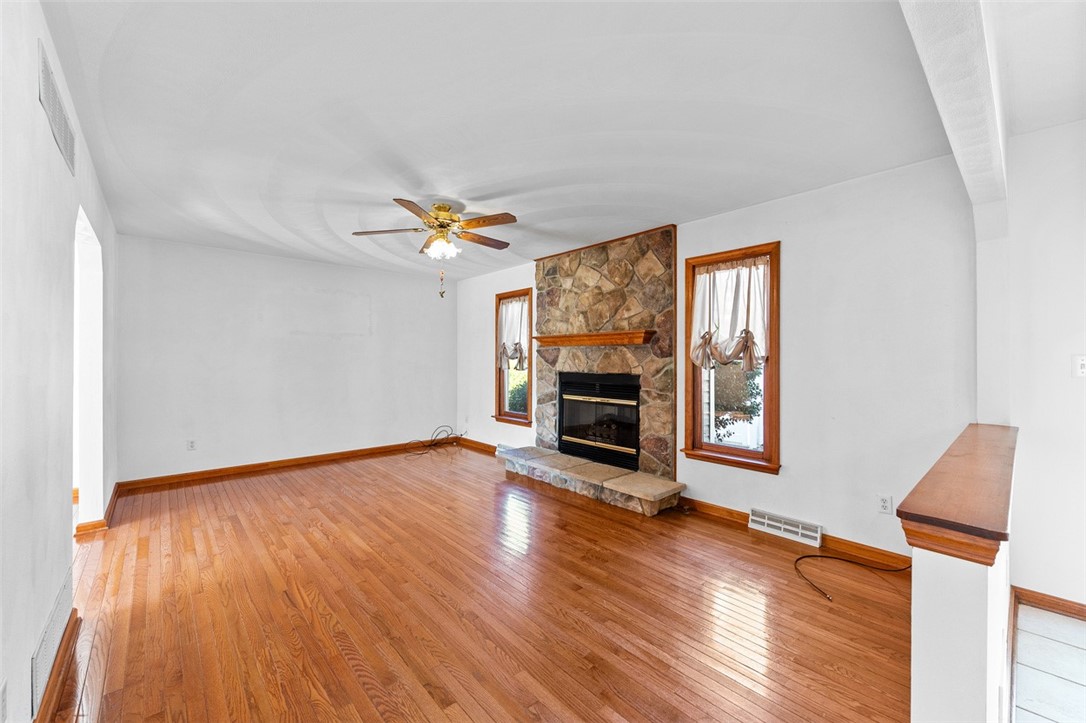 New Stanton, Pennsylvania 15672, United States, 4 Bedrooms Bedrooms, ,3 BathroomsBathrooms,Residential,Active,228015