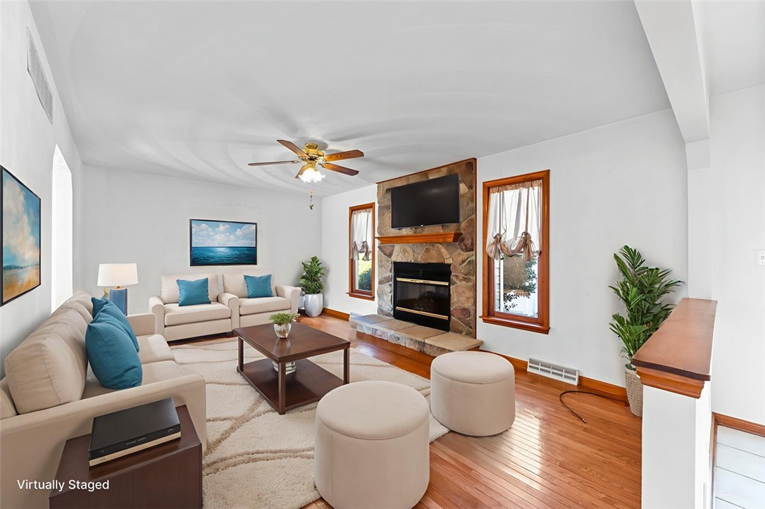 New Stanton, Pennsylvania 15672, United States, 4 Bedrooms Bedrooms, ,3 BathroomsBathrooms,Residential,Active,228015