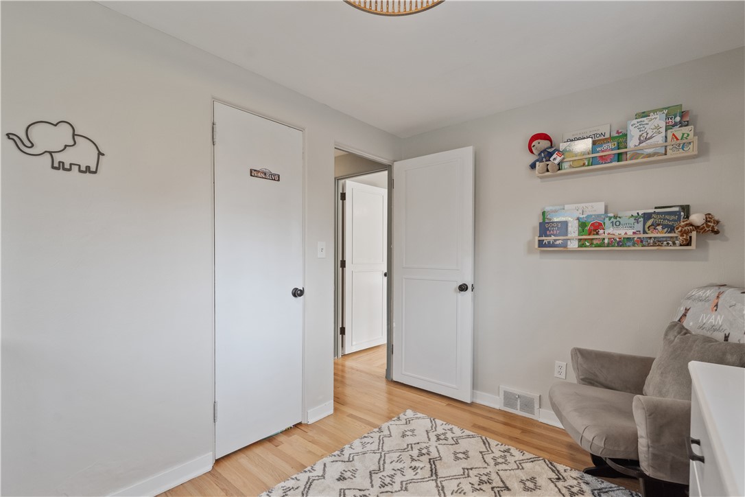 Ross Twp, Pennsylvania 15237, United States, 3 Bedrooms Bedrooms, ,1 BathroomBathrooms,Residential,Contingent,114205