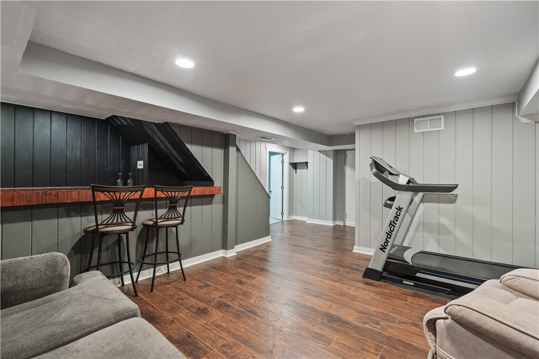 Ross Twp, Pennsylvania 15237, United States, 3 Bedrooms Bedrooms, ,1 BathroomBathrooms,Residential,Contingent,114205