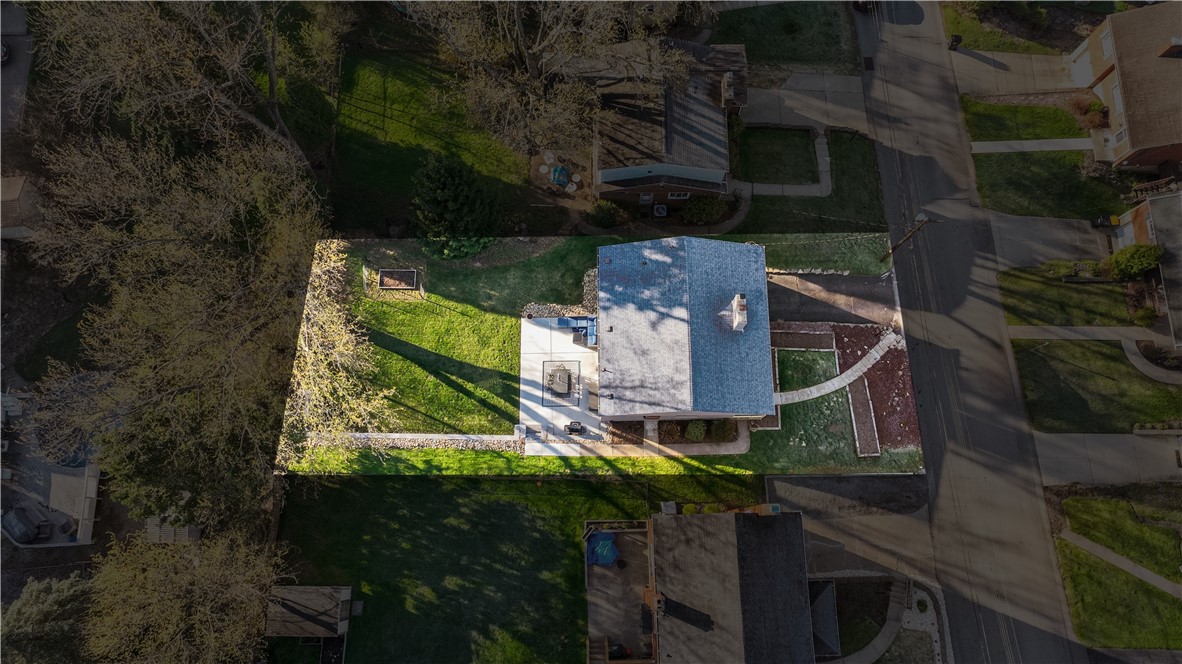 Ross Twp, Pennsylvania 15237, United States, 3 Bedrooms Bedrooms, ,1 BathroomBathrooms,Residential,Contingent,114205