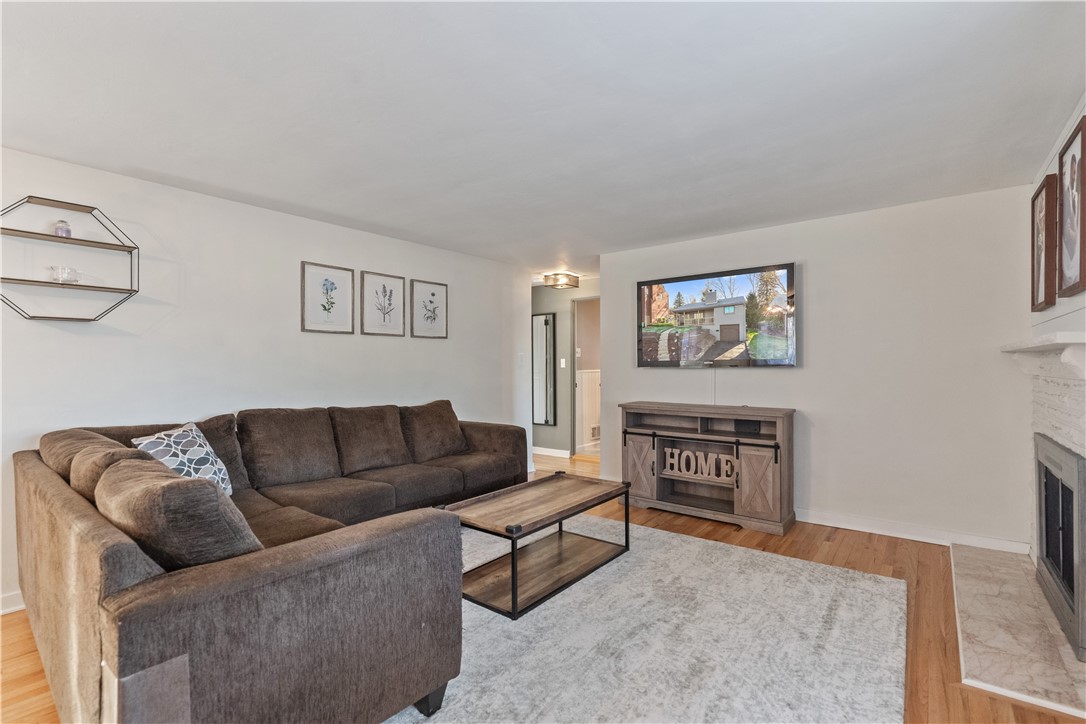 Ross Twp, Pennsylvania 15237, United States, 3 Bedrooms Bedrooms, ,1 BathroomBathrooms,Residential,Contingent,114205