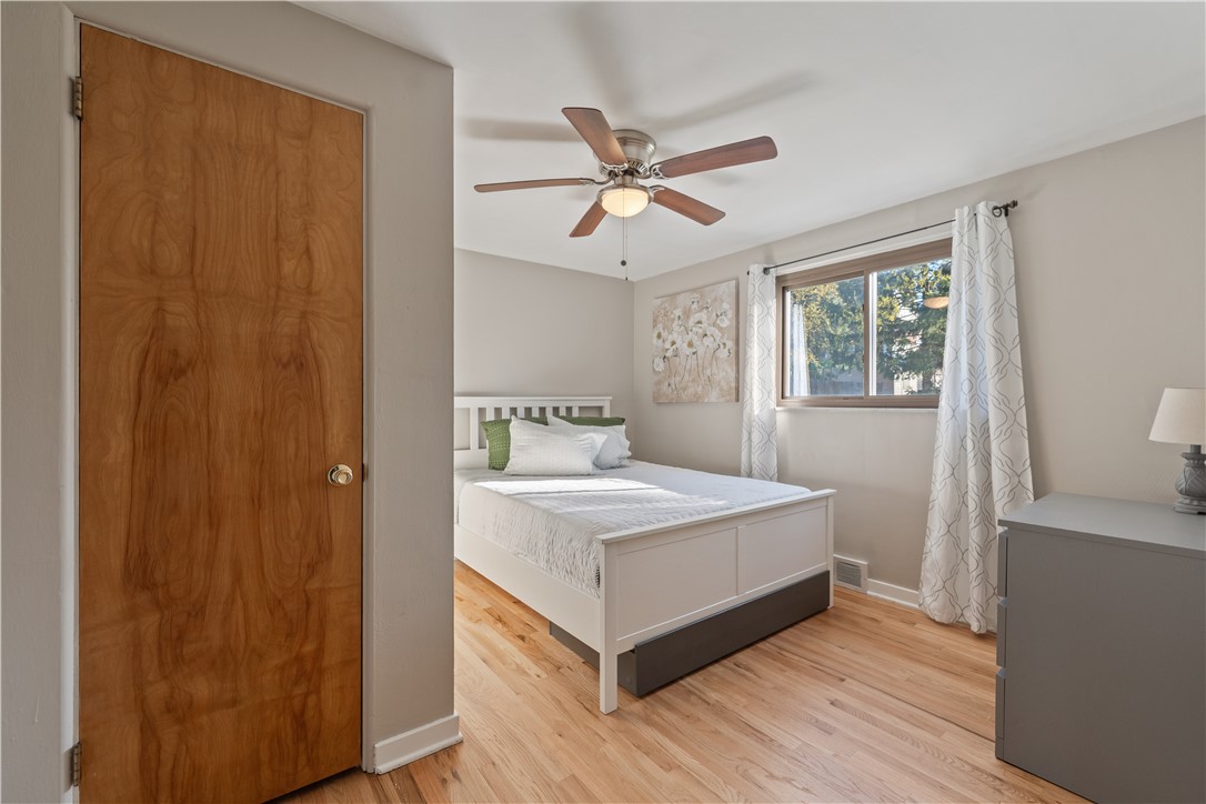 Ross Twp, Pennsylvania 15237, United States, 3 Bedrooms Bedrooms, ,1 BathroomBathrooms,Residential,Contingent,114205