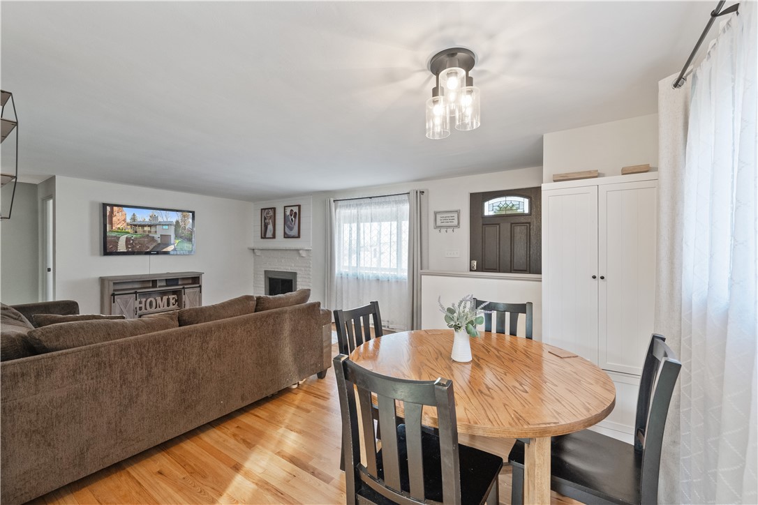 Ross Twp, Pennsylvania 15237, United States, 3 Bedrooms Bedrooms, ,1 BathroomBathrooms,Residential,Contingent,114205